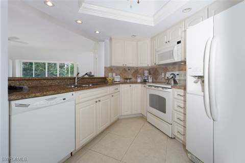 5895 Chanteclair Dr 118, Naples FL - photo 10 of 35