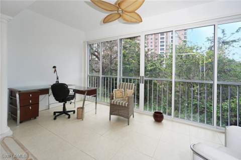 5895 Chanteclair Dr 118, Naples FL - photo 7 of 35