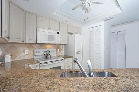 5895 Chanteclair Dr 118, Naples FL - photo 9 of 35