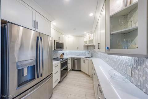 4005 Gulf Shore Blvd N 1104, Naples FL - photo 10 of 28