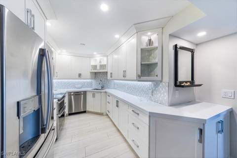 4005 Gulf Shore Blvd N 1104, Naples FL - photo 8 of 28