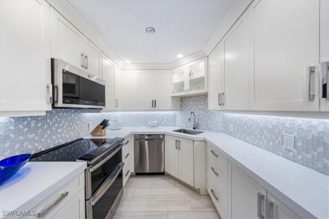 4005 Gulf Shore Blvd N 1104, Naples FL - photo 9 of 28