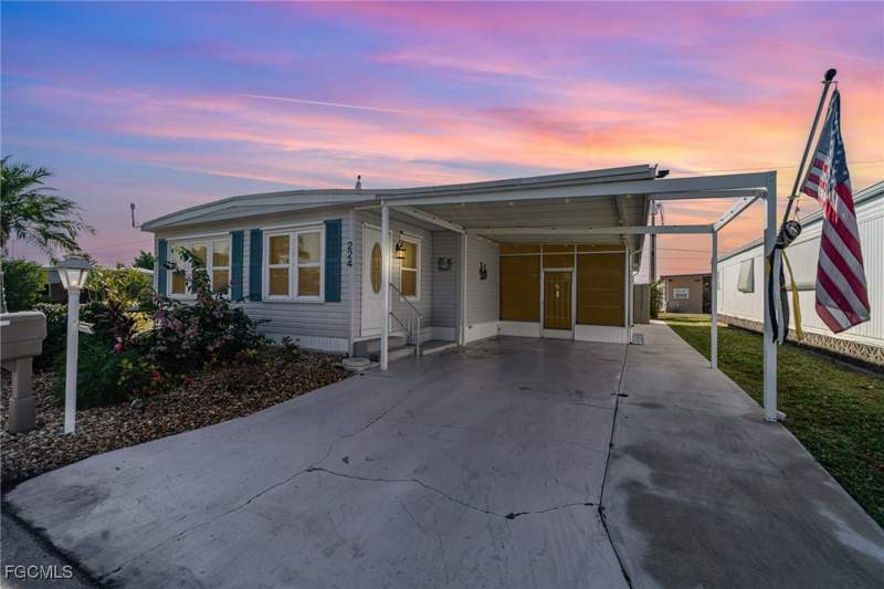 2 bedroom ManufacturedHome at 5508 Colonial Rd, Old Bridge Village, North Fort Myers — photo 5