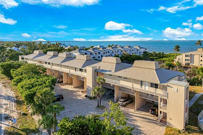 3 bedroom Condominium at 200 Periwinkle Way 214, Lighthouse Point Condo, Sanibel — photo 4