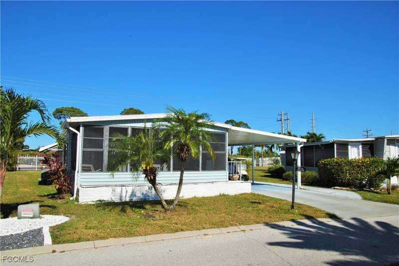 2 bedroom ManufacturedHome at 7 Nicklaus Blvd, Six Lakes Country Club, North Fort Myers — photo 3