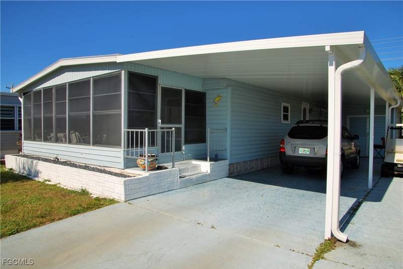 2 bedroom ManufacturedHome at 7 Nicklaus Blvd, Six Lakes Country Club, North Fort Myers — photo 4