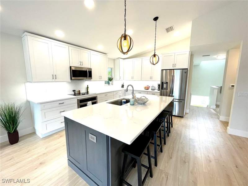 4 bedroom SingleFamilyResidence at 803 104th Ave N, Naples Park, Naples — photo 3
