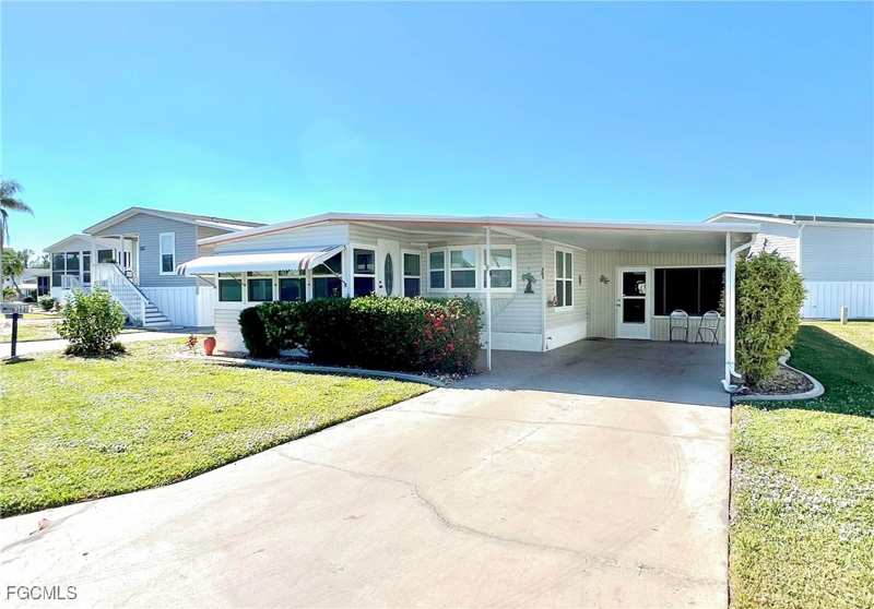 2 bedroom ManufacturedHome at 301 Dillard Ave, Thunderbird Mobile Homes, Fort Myers — photo 1