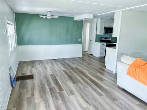 301 Dillard Ave, Fort Myers FL - photo 10 of 27