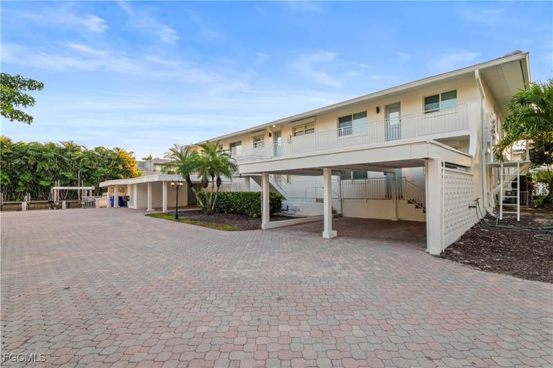 2 bedroom Condominium at 320 14th Ave S 320C, Aqualane Manor, Naples — photo 3