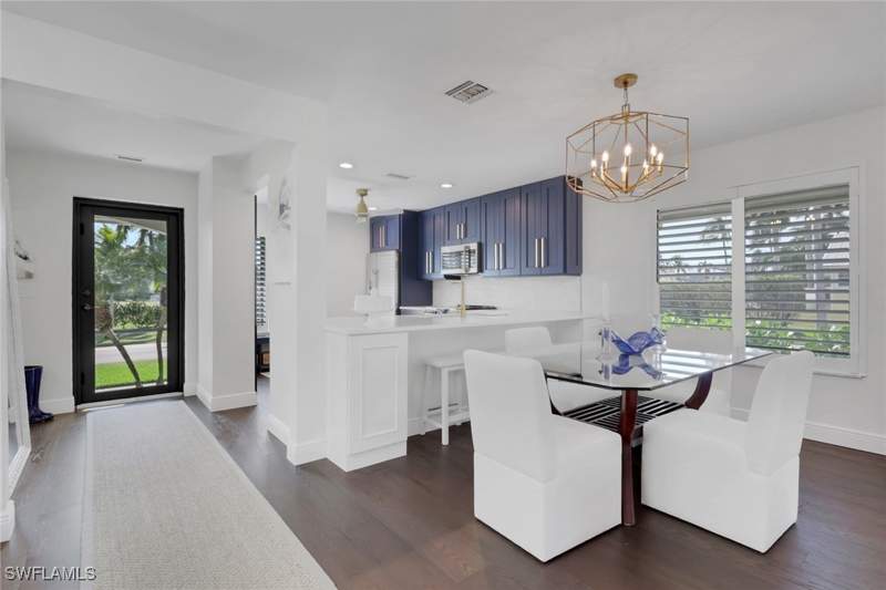 2 bedroom Attached at 605 8th Ave S 605, Lakeridge Villas, Naples — photo 4
