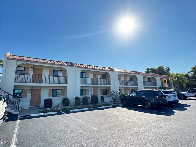 2 bedroom Condominium at 16320 Dublin Cir 203, Casa Bella Condo, Fort Myers — photo 3