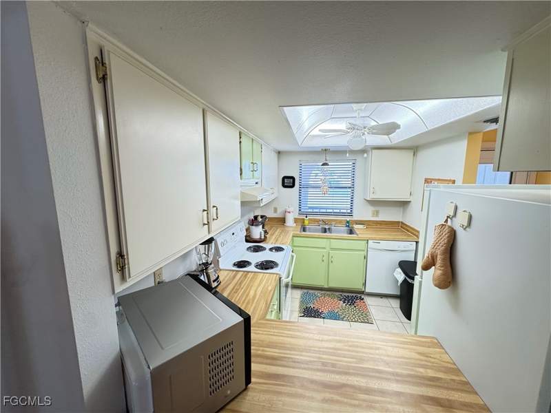 2 bedroom Condominium at 16320 Dublin Cir 203, Casa Bella Condo, Fort Myers — photo 4