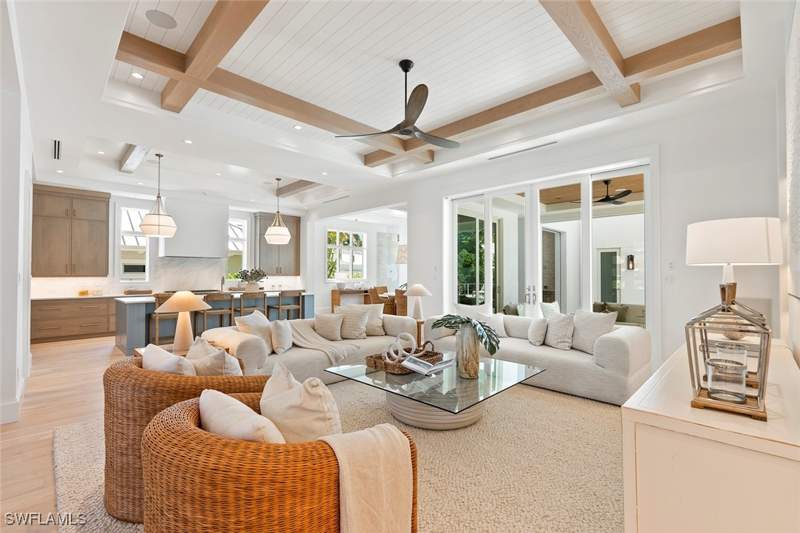5 bedroom SingleFamilyResidence at 544 13th Ave S, Olde Naples, Naples — photo 3