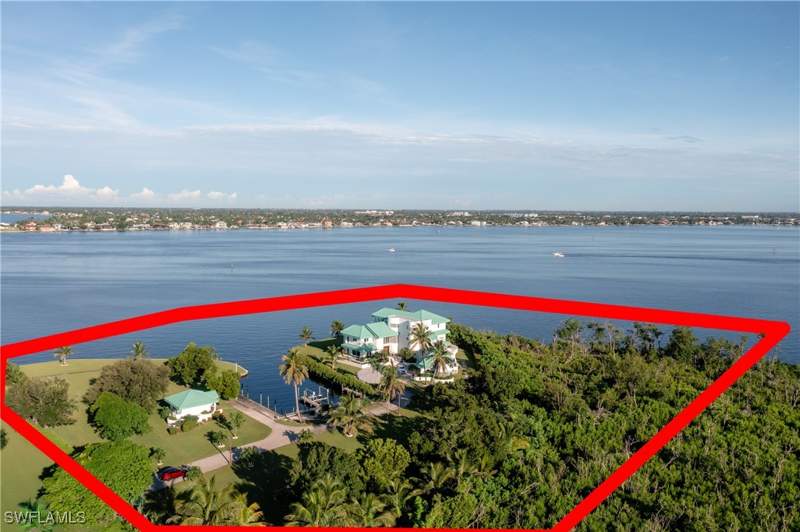 6 bedroom SingleFamilyResidence at 14040 Schultz Rd, Palmetto Point, Fort Myers — photo 5