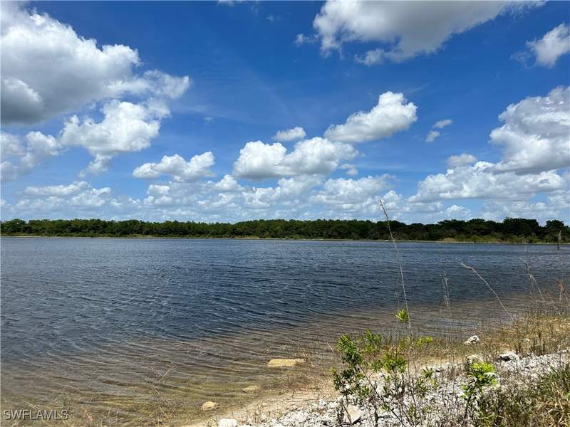 4 bedroom SingleFamilyResidence at 515 Shady Hollow Blvd W, Saddlebrook Lakes, Naples — photo 4
