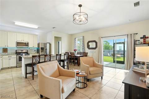 1823 NW 10th St, Cape Coral FL - photo 7 of 41