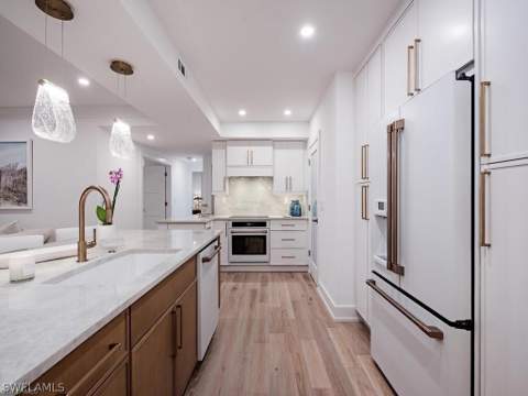 400 Park Shore Dr 102, Naples FL - photo 8 of 27
