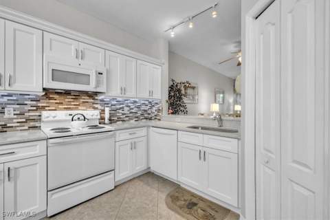 8075 Tiger Cv 1706, Naples FL - photo 9 of 42