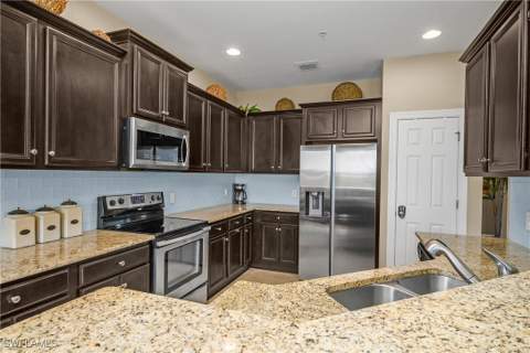 9064 Siesta Bay Dr 5-102, Naples FL - photo 9 of 48