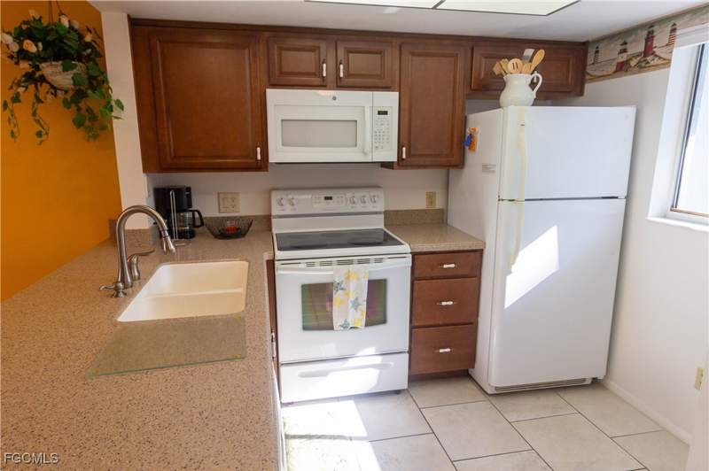 2 bedroom Condominium at 8200 Summerlin Village Cir 101, Summerlin Village Condo, Fort Myers — photo 5