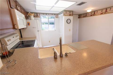 8200 Summerlin Village Cir 101, Fort Myers FL - photo 6 of 21