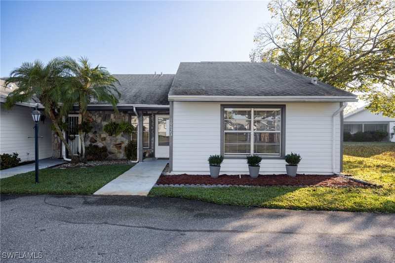 3 bedroom Attached at 10623 Arlingford Blvd, Beacon Square, Lehigh Acres — photo 1
