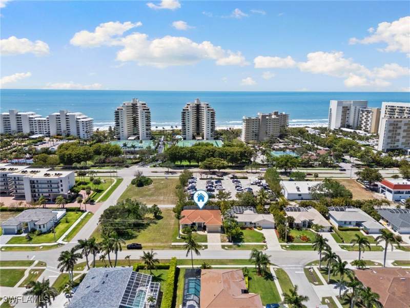 3 bedroom SingleFamilyResidence at 724 Seagrape Dr, Marco Island, Marco Island — photo 4