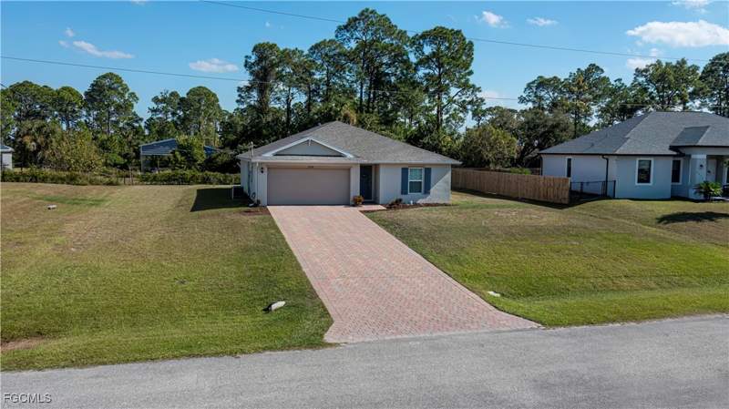 4 bedroom SingleFamilyResidence at 6058 S Moss Cir, Port Labelle, Labelle — photo 2