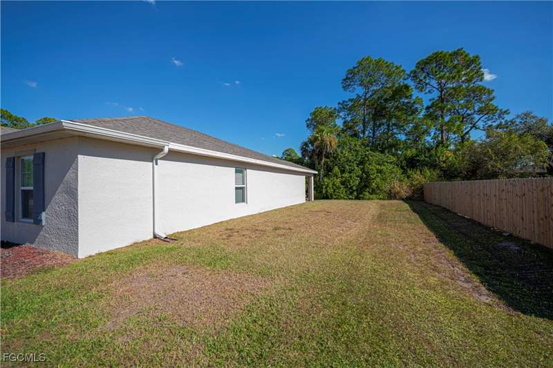 4 bedroom SingleFamilyResidence at 6058 S Moss Cir, Port Labelle, Labelle — photo 3
