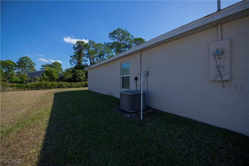 4 bedroom SingleFamilyResidence at 6058 S Moss Cir, Port Labelle, Labelle — photo 4