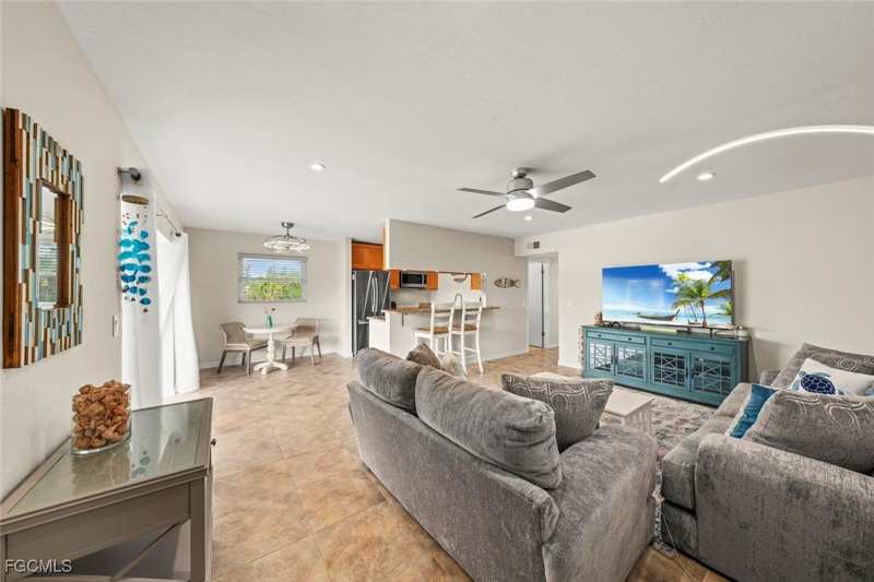 2 bedroom Condominium at 601 Periwinkle Way D5, Captains Walk, Sanibel — photo 1