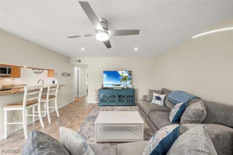 601 Periwinkle Way D5, Sanibel FL - photo 19 of 44