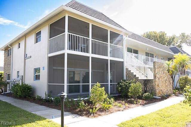 2 bedroom Condominium at 601 Periwinkle Way D5, Captains Walk, Sanibel — photo 2