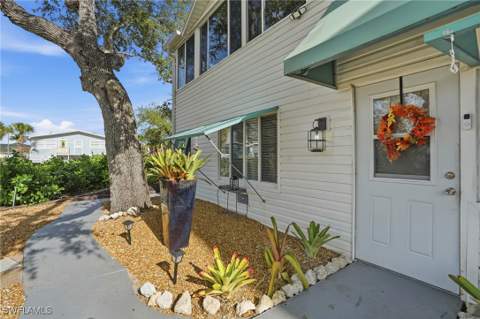 5474 Oak Ridge Ave, Fort Myers Beach FL - photo 10 of 40