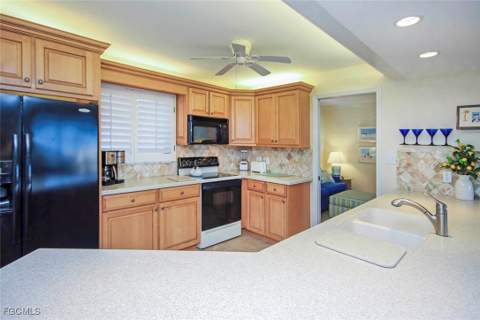 1401 Middle Gulf Dr 405R, Sanibel FL - photo 9 of 34