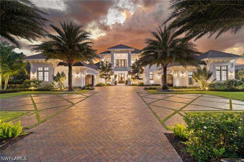 6 bedroom SingleFamilyResidence at 142 Eugenia Dr, Pine Ridge, Naples — photo 1