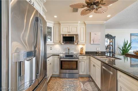 3115 Gulf Shore Blvd N 701S, Naples FL - photo 10 of 29
