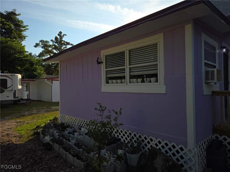 6 bedroom SingleFamilyResidence at 3207 Broadway, Fort Myers, Fort Myers — photo 3