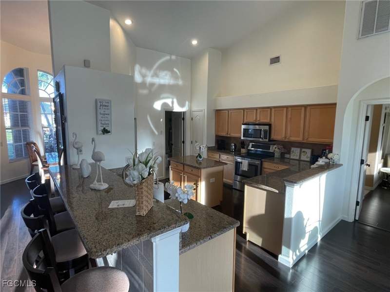 4 bedroom SingleFamilyResidence at 2409 SW 17th Pl, Cape Coral, Cape Coral — photo 3