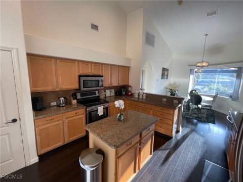 2409 SW 17th Pl, Cape Coral FL - photo 6 of 36