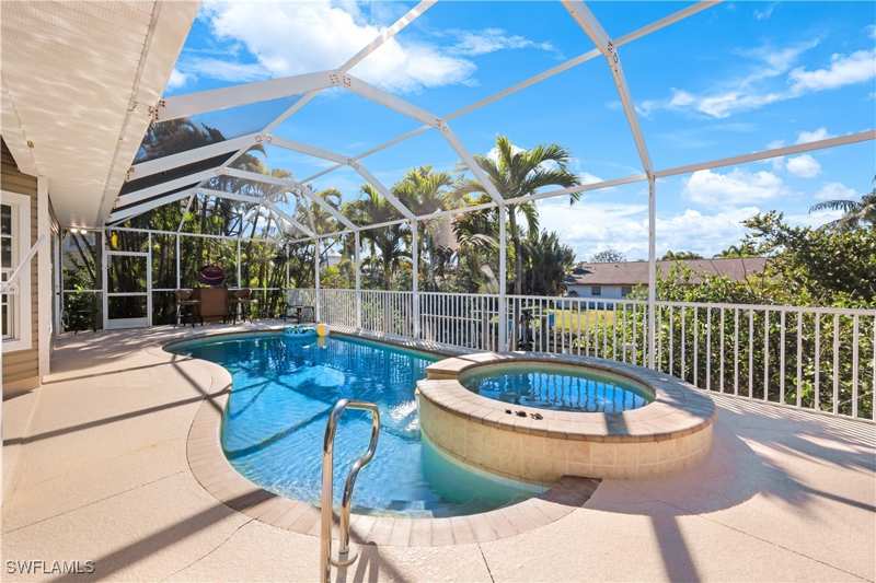 3 bedroom SingleFamilyResidence at 27160 Flamingo Dr, Paradise Village, Bonita Springs — photo 1