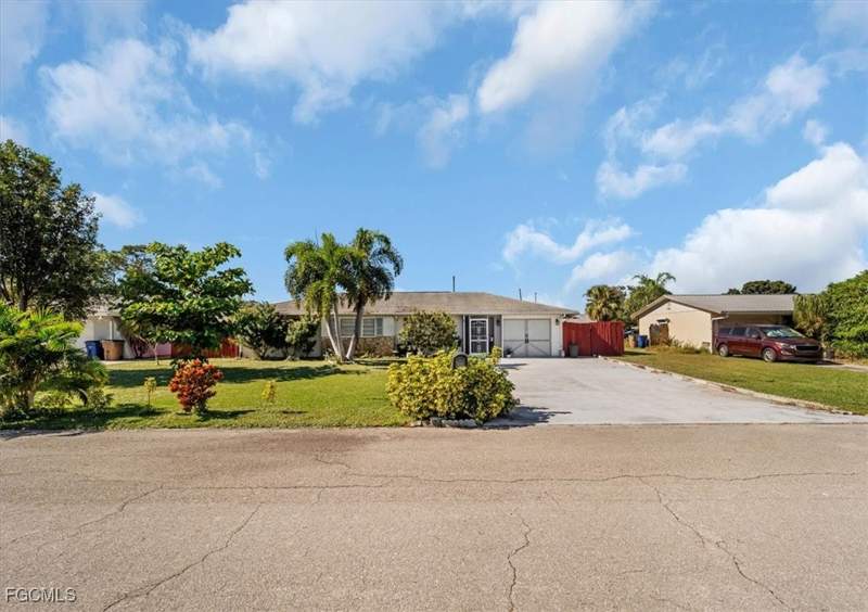 4 bedroom SingleFamilyResidence at 2960 Renee Ct, Riverdale Estates, Fort Myers — photo 3