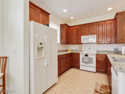8067 Bibiana Way 505, Fort Myers FL - photo 9 of 38