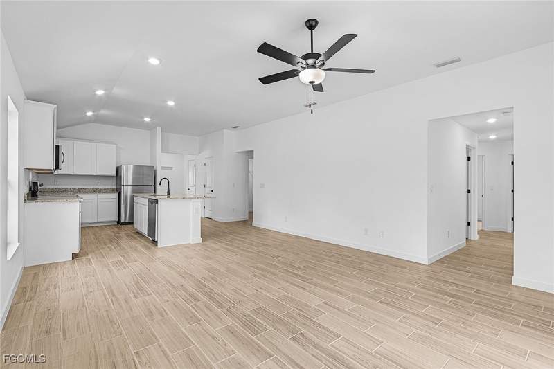 3 bedroom SingleFamilyResidence at 4100 NE 16th Ave, Cape Coral, Cape Coral — photo 4