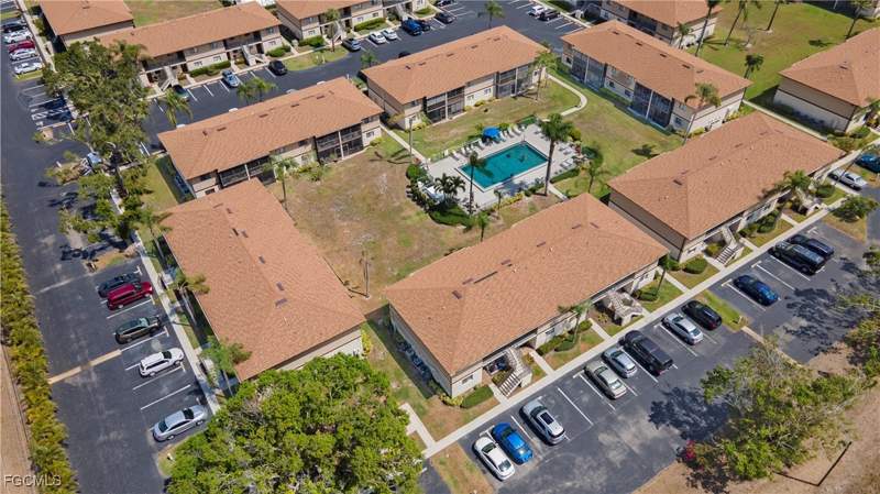 2 bedroom Condominium at 4790 S Cleveland Ave 1404, Pinewood South, Fort Myers — photo 2