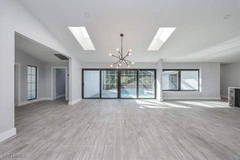 6161 Waxmyrtle Way, Naples FL - photo 8 of 27