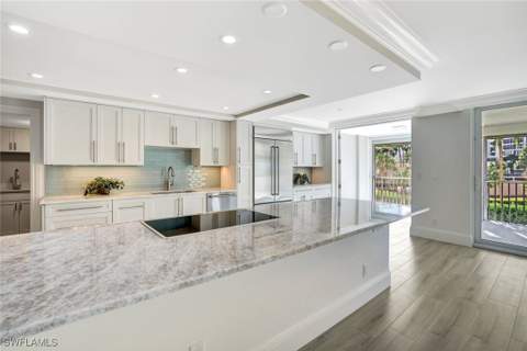 4401 Gulf Shore Blvd N C205, Naples FL - photo 7 of 32