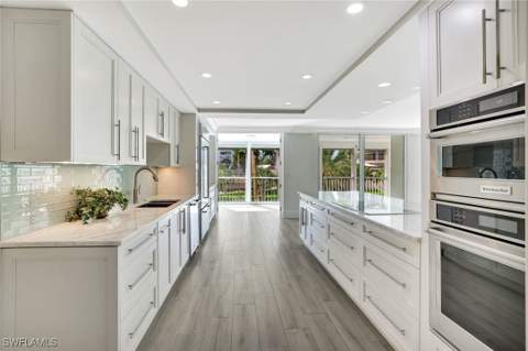 4401 Gulf Shore Blvd N C205, Naples FL - photo 8 of 32
