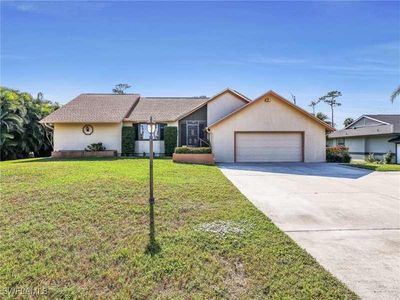 3 bedroom SingleFamilyResidence at 6219 Deer Run, The Forest, Fort Myers — photo 1